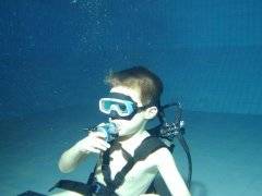 la_plongee_enfant_k_small.jpg la_plongee_enfant_k_small.jpg